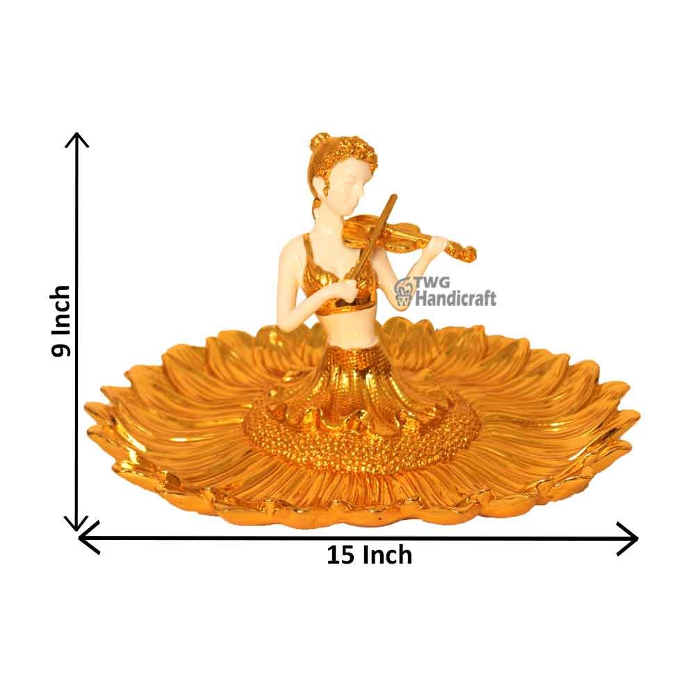 Manufacturer of Decorative Gold Plated Lady showpiece Statue