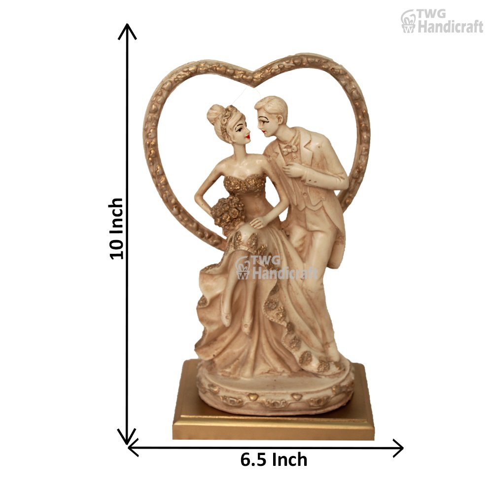 Exporters of Couple Figurine Showpiece Gold Plated Couple Statue