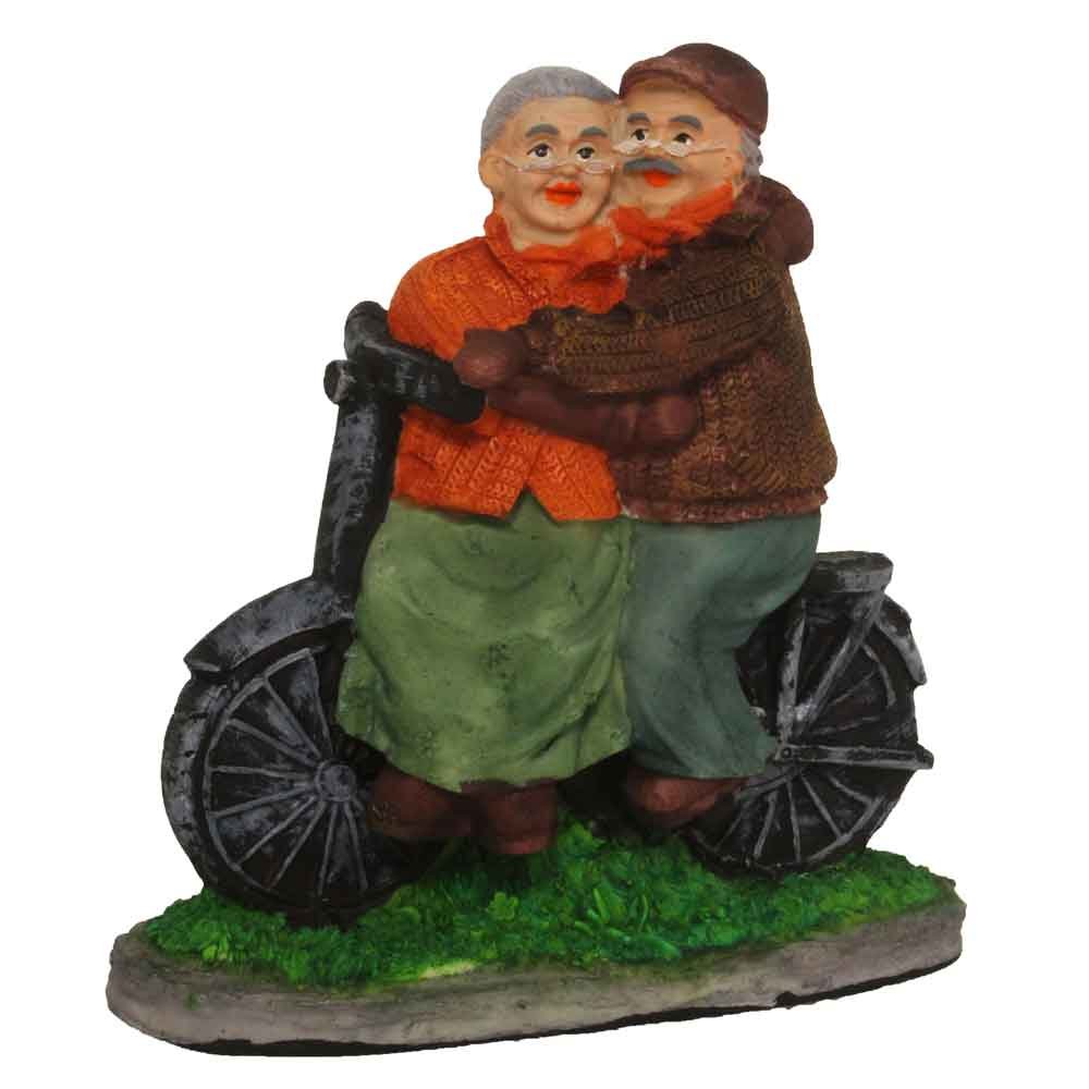 Old Couple Statue Showpiece 7.5 Inch