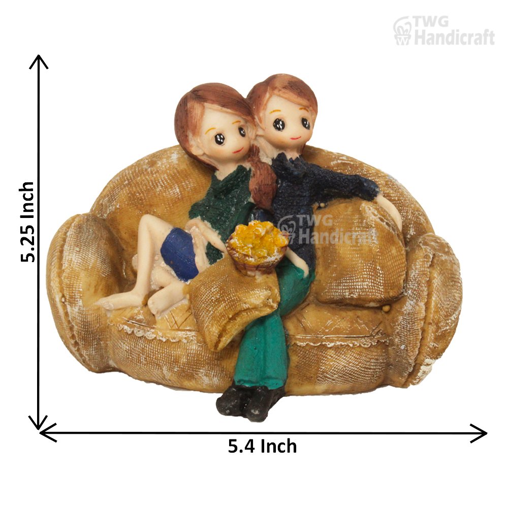 Manufacturer of Polyresin Couple Figurine Statue Online Bulk Gift Supplier
